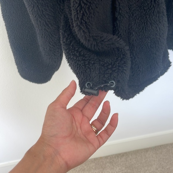 Sherpa alo yoga jacket - Picture 5 of 9